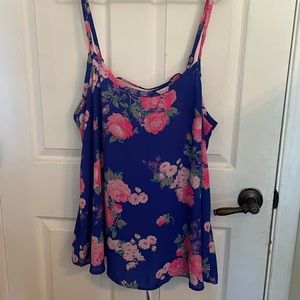 Women’s plus floral tank